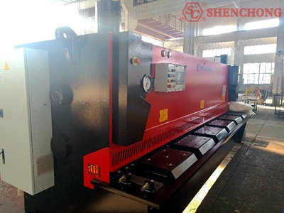 Egyp CNC Plate Shearing Machine in factory