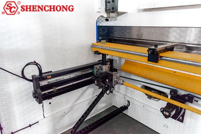 Argentina - CNC Press Brake Machine WEK back gauge