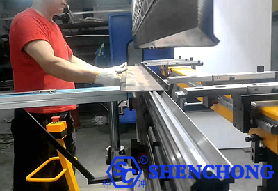 3+1 axis CNC hydraulic press brake