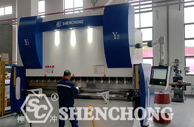 Single servo pump controlled CNC press brake machine 300T3200