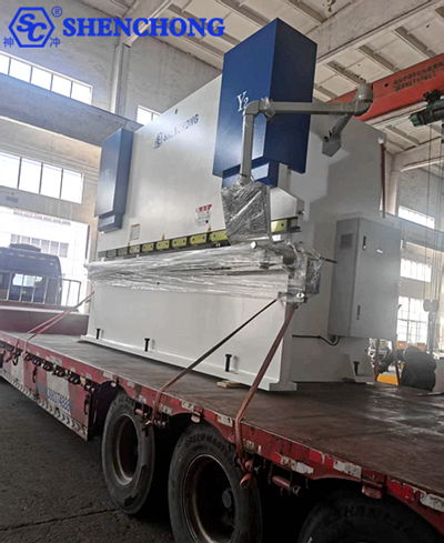SHENCHONG main motor servo CNC press brake 300t 4500mm delivery SHENCHONG main motor servo CNC press brake 300t 4500mm delivery