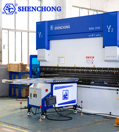 CNC press brake metal sheet follow-up bending CNC press brake metal sheet follow-up bending