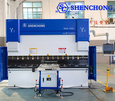 metal sheet follow-up bending device metal sheet follow-up bending device